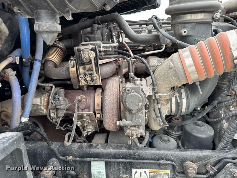 image for item EM2168 2017 Kenworth T880 semi truck