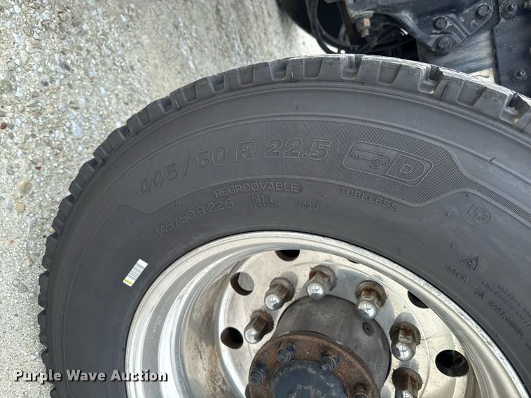 image for item EM2168 2017 Kenworth T880 semi truck