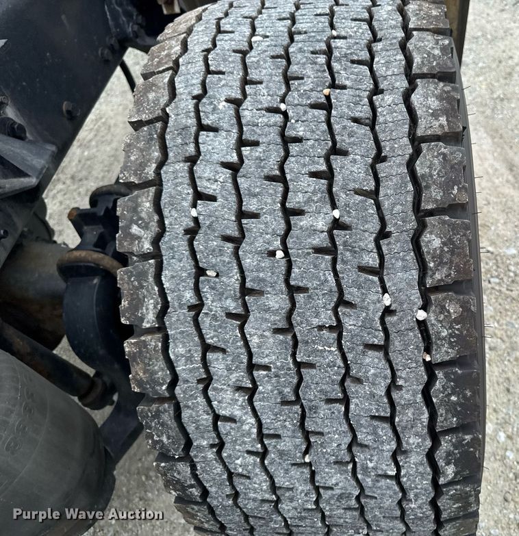 image for item EM2168 2017 Kenworth T880 semi truck