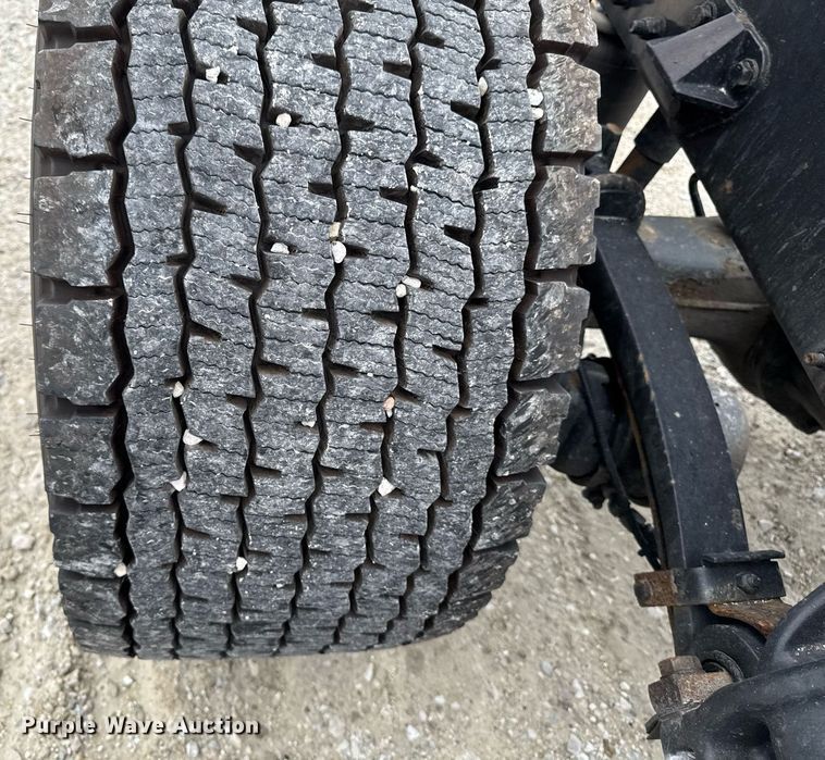 image for item EM2168 2017 Kenworth T880 semi truck