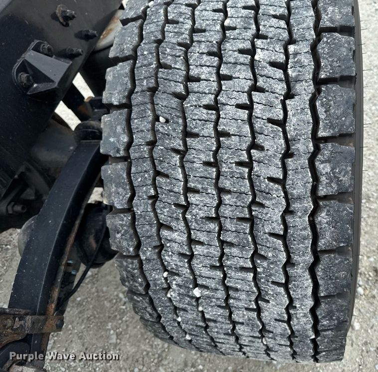 image for item EM2168 2017 Kenworth T880 semi truck