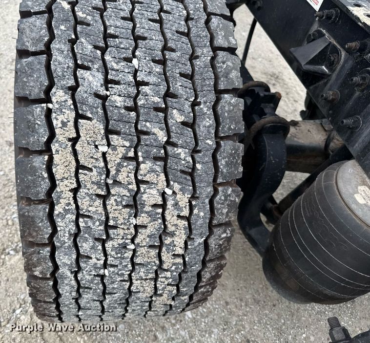 image for item EM2168 2017 Kenworth T880 semi truck