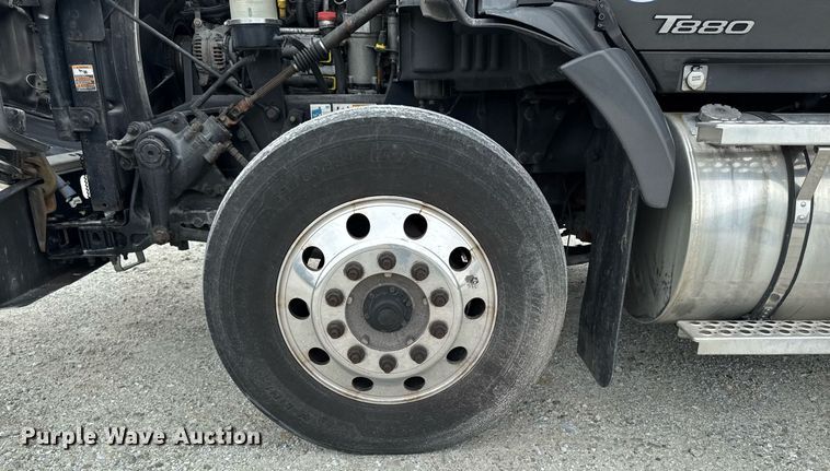 image for item EM2168 2017 Kenworth T880 semi truck