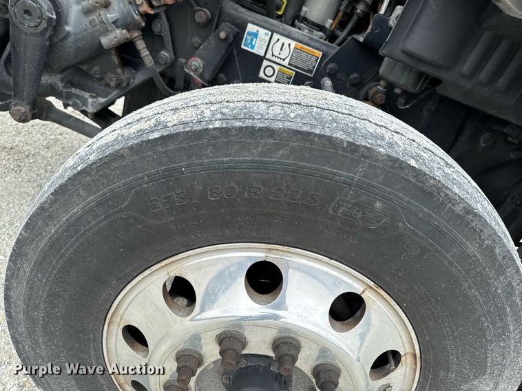 image for item EM2168 2017 Kenworth T880 semi truck