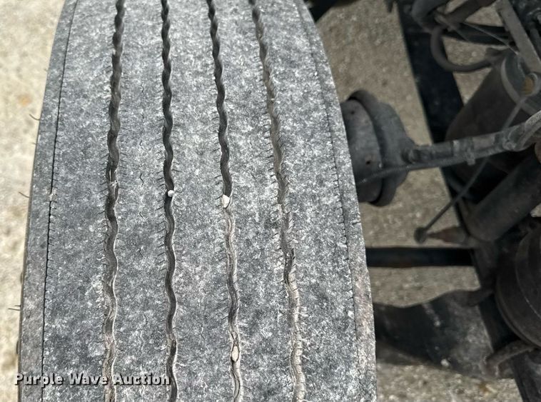 image for item EM2168 2017 Kenworth T880 semi truck