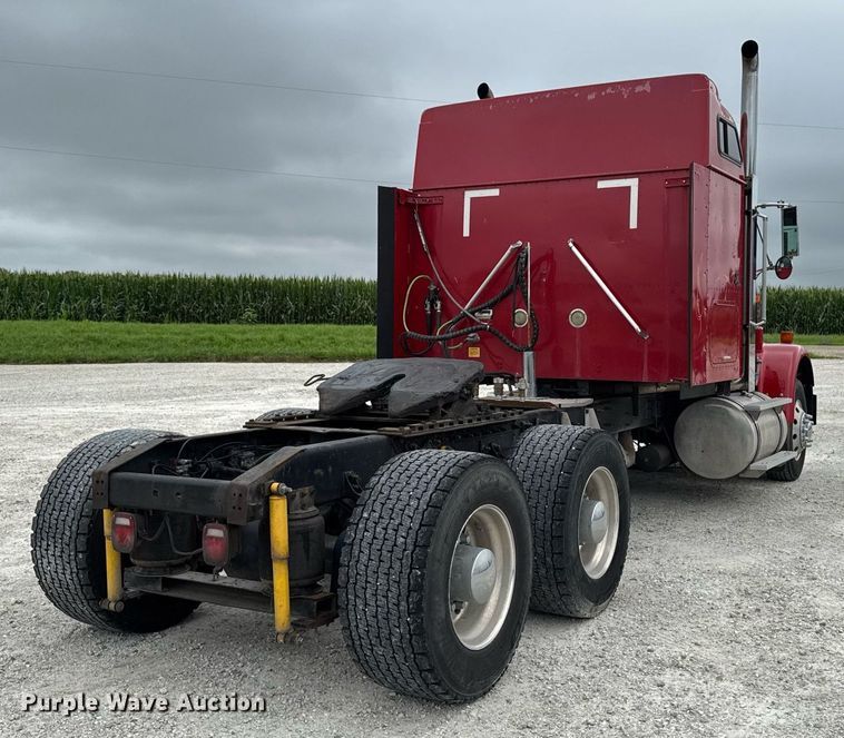 image for item EM2169 1999 International 9300 semi truck