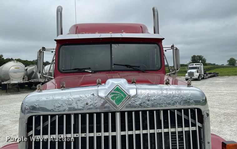 image for item EM2169 1999 International 9300 semi truck