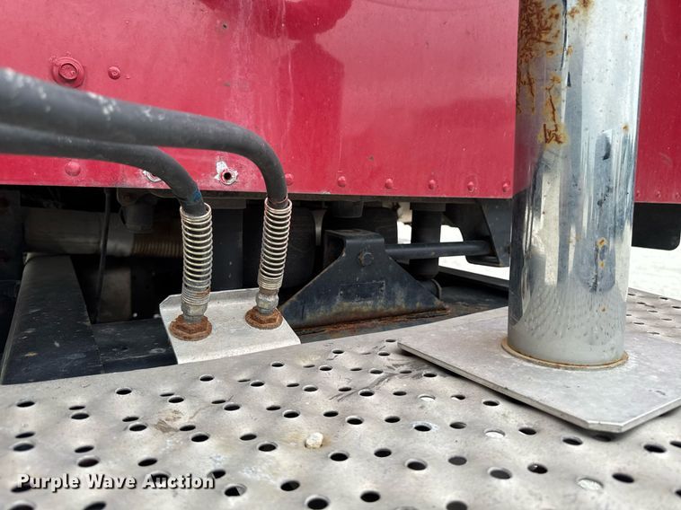 image for item EM2169 1999 International 9300 semi truck