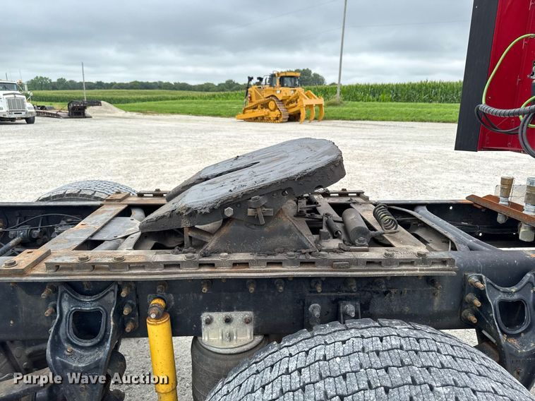 image for item EM2169 1999 International 9300 semi truck