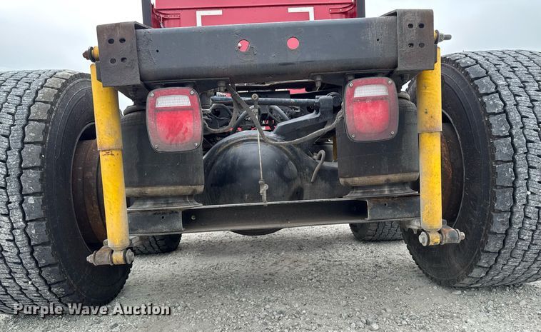 image for item EM2169 1999 International 9300 semi truck