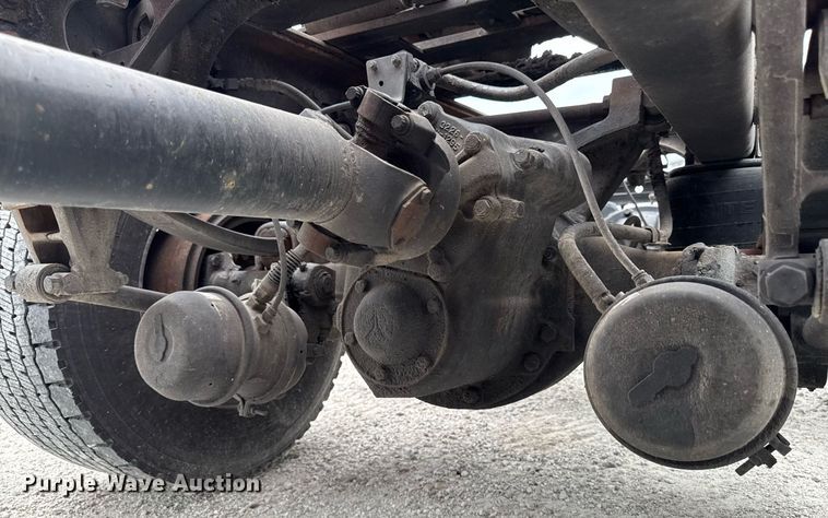 image for item EM2169 1999 International 9300 semi truck