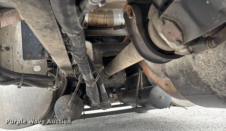 image for item EM2169 1999 International 9300 semi truck