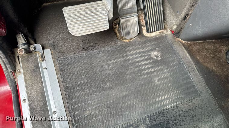 image for item EM2169 1999 International 9300 semi truck