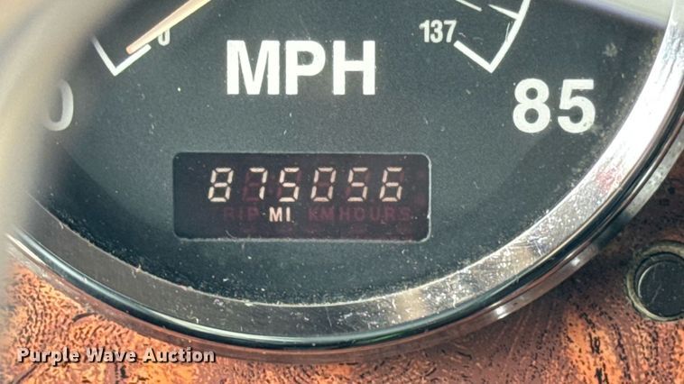 image for item EM2169 1999 International 9300 semi truck