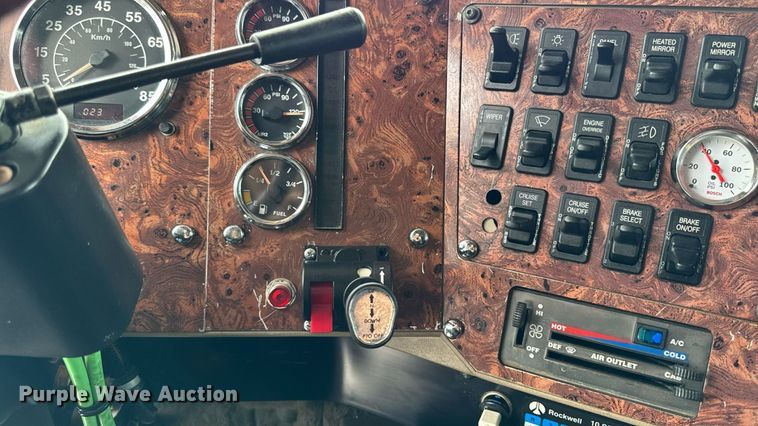 image for item EM2169 1999 International 9300 semi truck