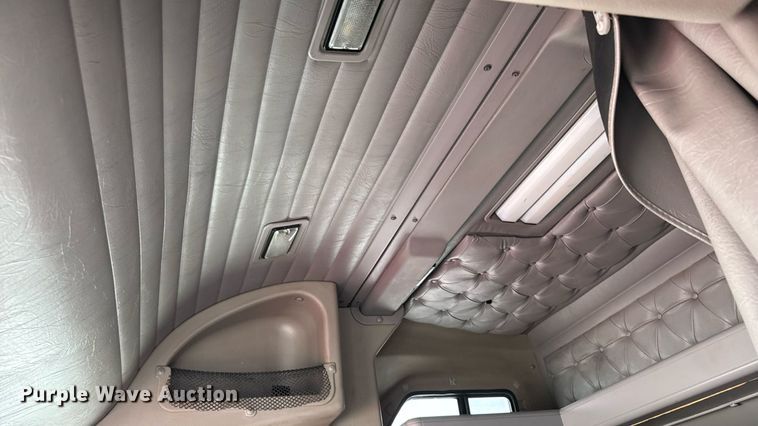 image for item EM2169 1999 International 9300 semi truck