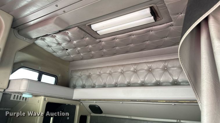 image for item EM2169 1999 International 9300 semi truck