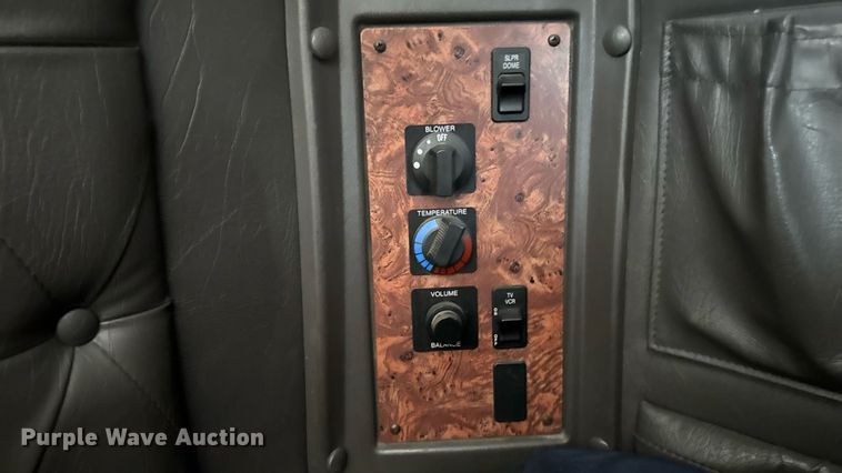 image for item EM2169 1999 International 9300 semi truck