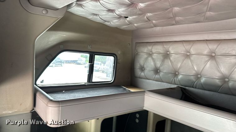 image for item EM2169 1999 International 9300 semi truck