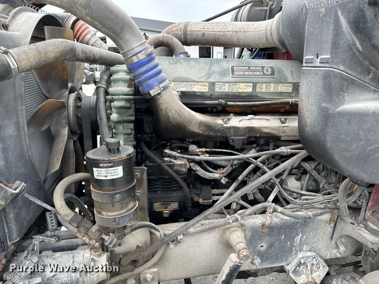 image for item EM2169 1999 International 9300 semi truck