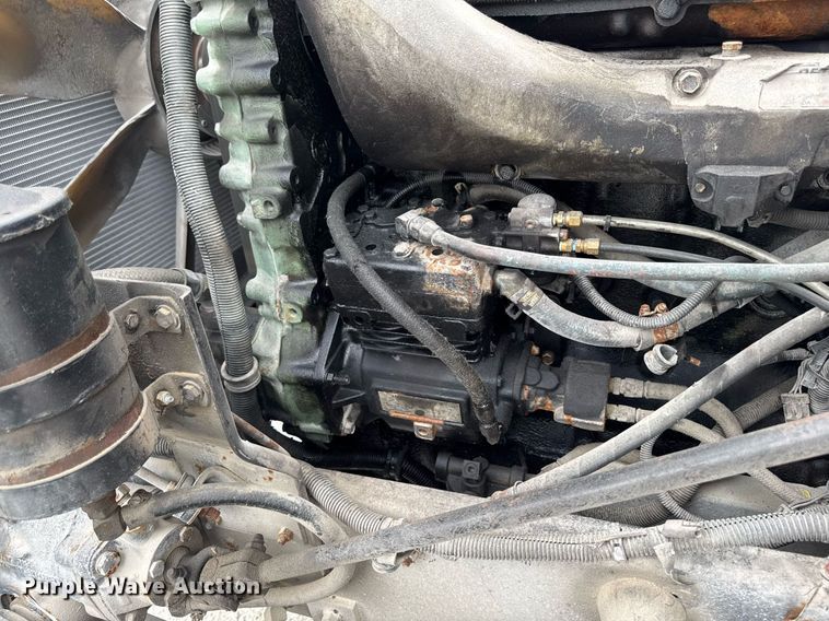 image for item EM2169 1999 International 9300 semi truck