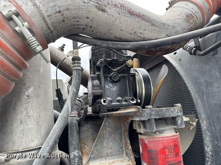 image for item EM2169 1999 International 9300 semi truck