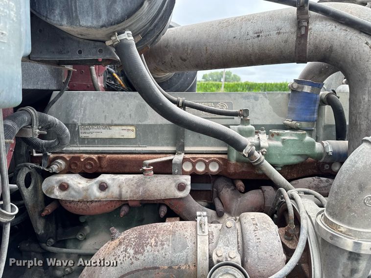 image for item EM2169 1999 International 9300 semi truck