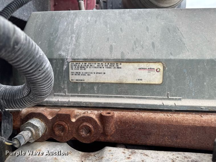 image for item EM2169 1999 International 9300 semi truck