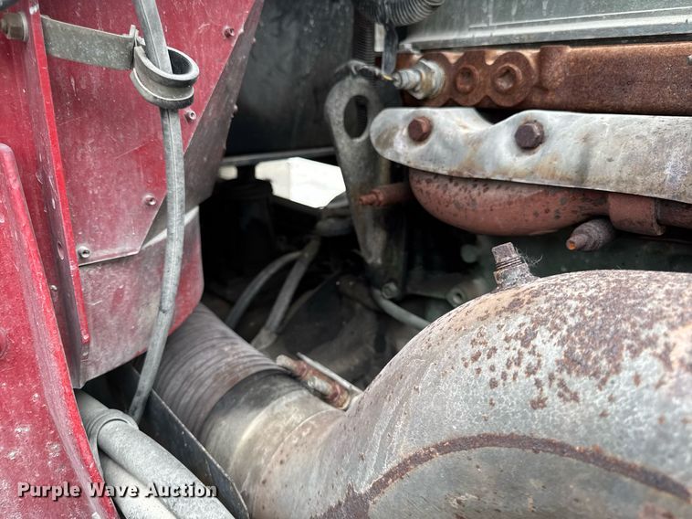 image for item EM2169 1999 International 9300 semi truck