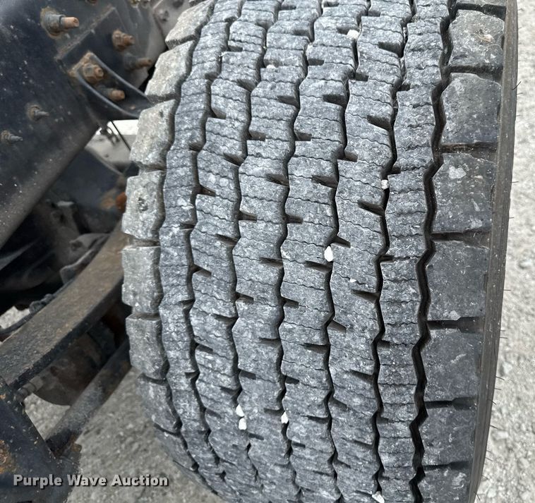 image for item EM2169 1999 International 9300 semi truck