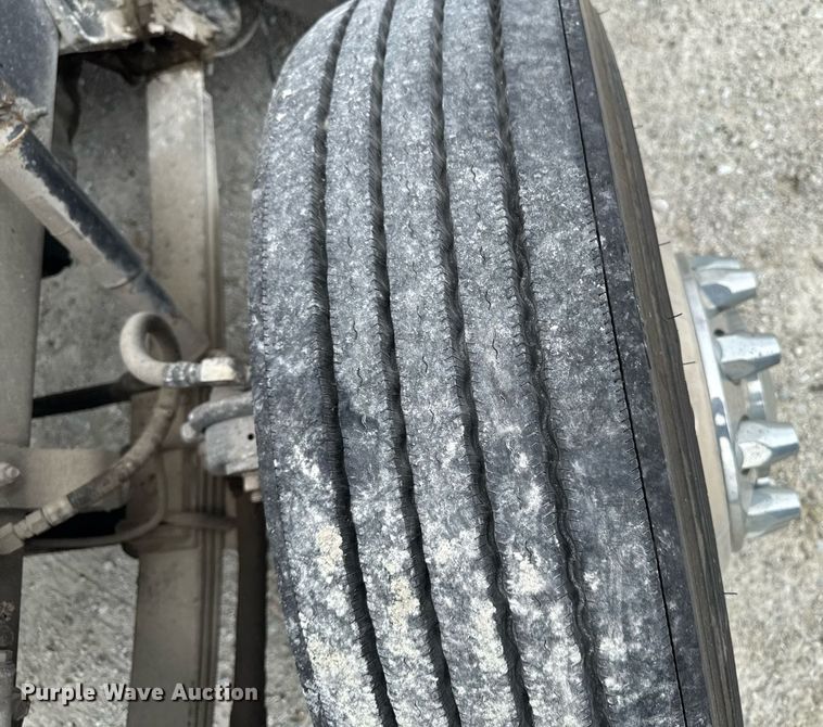 image for item EM2169 1999 International 9300 semi truck