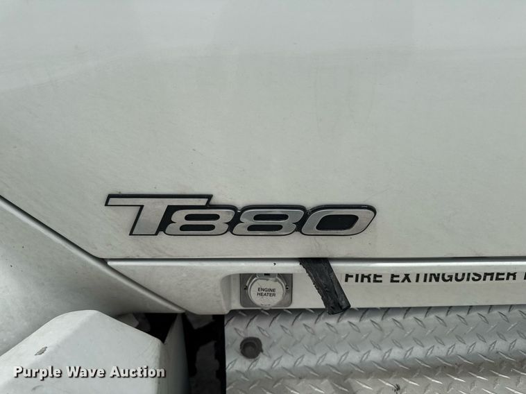 image for item EM2171 2015 Kenworth T880 semi truck