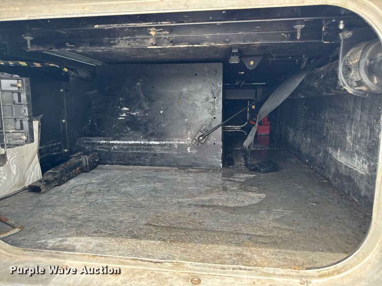 image for item EM2171 2015 Kenworth T880 semi truck