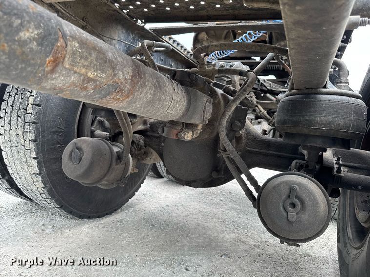 image for item EM2171 2015 Kenworth T880 semi truck