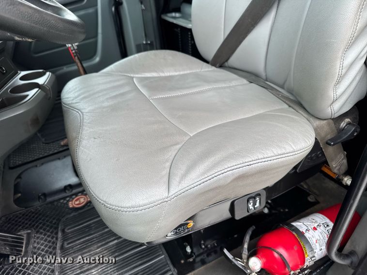 image for item EM2171 2015 Kenworth T880 semi truck