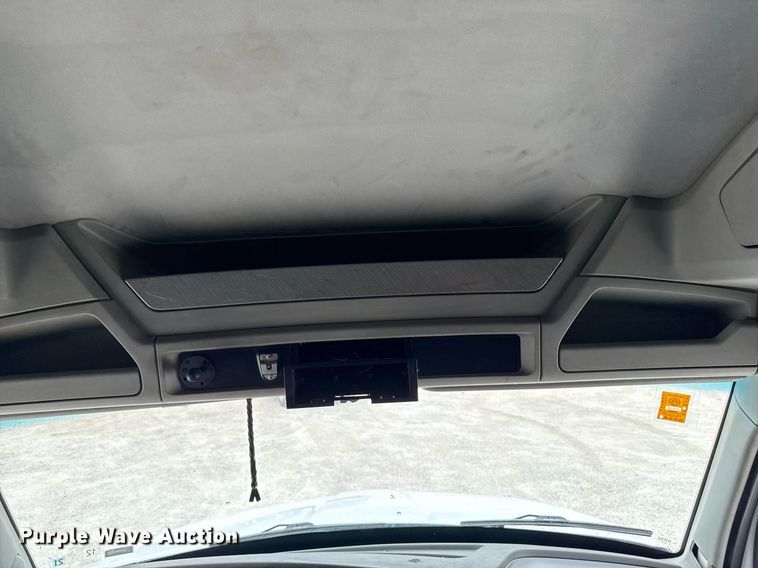 image for item EM2171 2015 Kenworth T880 semi truck