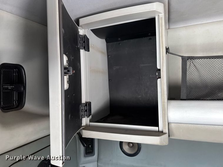 image for item EM2171 2015 Kenworth T880 semi truck