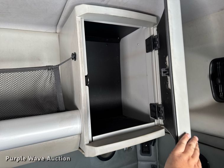 image for item EM2171 2015 Kenworth T880 semi truck