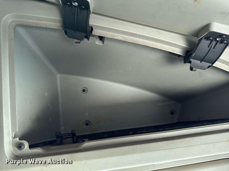 image for item EM2171 2015 Kenworth T880 semi truck