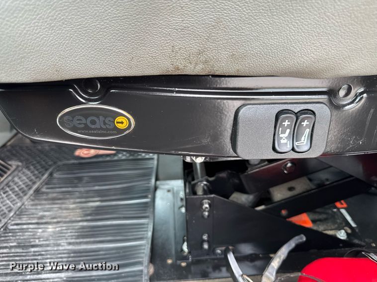 image for item EM2171 2015 Kenworth T880 semi truck