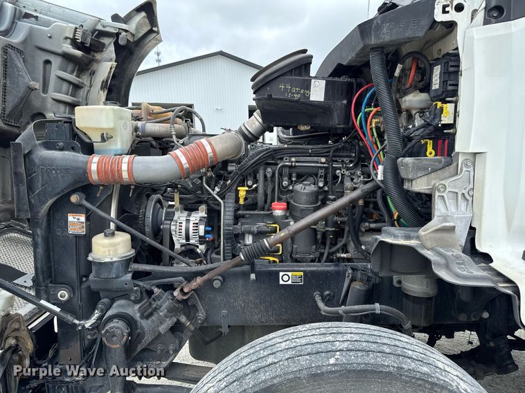 image for item EM2171 2015 Kenworth T880 semi truck