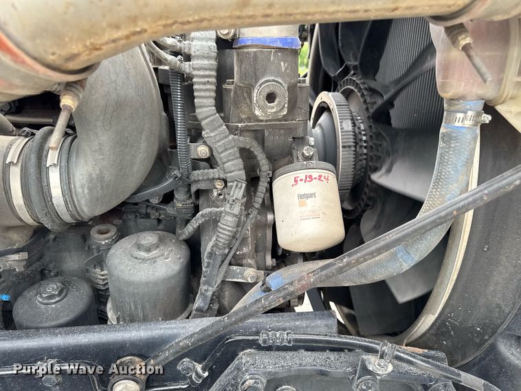 image for item EM2171 2015 Kenworth T880 semi truck