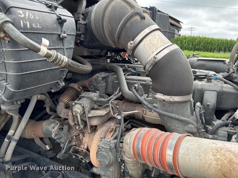 image for item EM2171 2015 Kenworth T880 semi truck