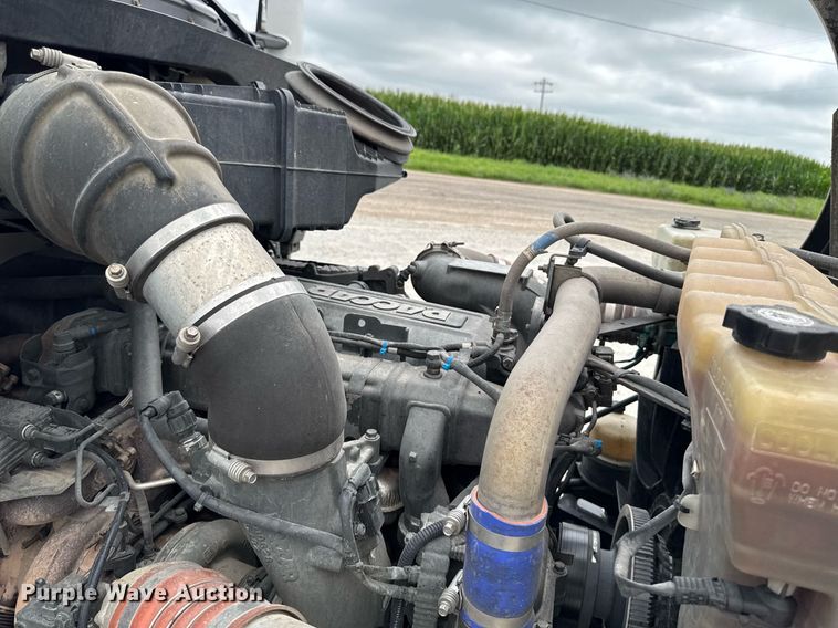 image for item EM2171 2015 Kenworth T880 semi truck