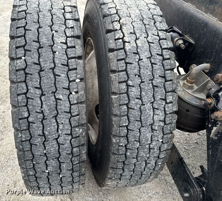 image for item EM2171 2015 Kenworth T880 semi truck