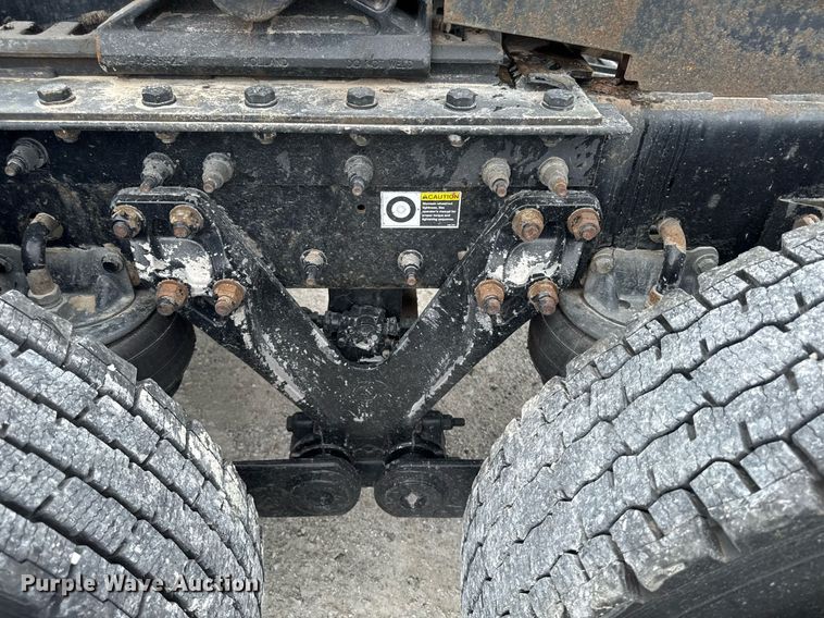 image for item EM2171 2015 Kenworth T880 semi truck