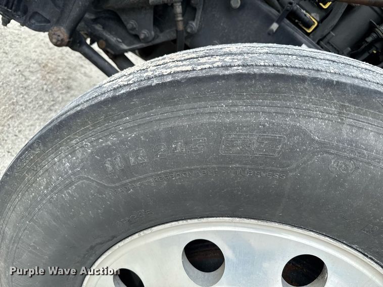 image for item EM2171 2015 Kenworth T880 semi truck