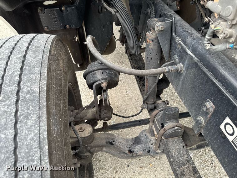 image for item EM2171 2015 Kenworth T880 semi truck