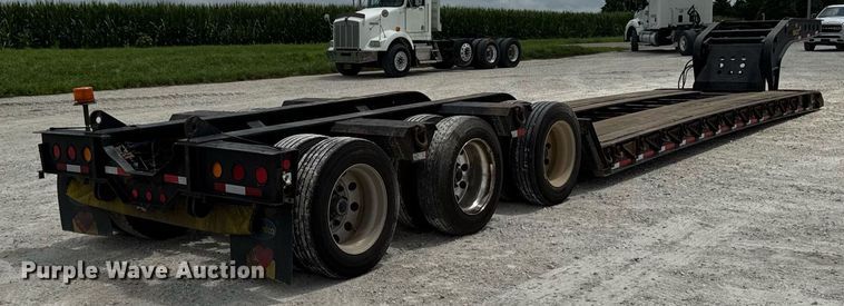 image for item EM2172 2000 Fontaine TL50-NGP lowboy equipment trailer