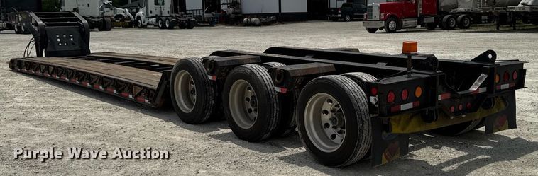 image for item EM2172 2000 Fontaine TL50-NGP lowboy equipment trailer